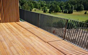 Uno spazio esterno solo in legno?
