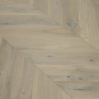 PARQUET A TRE STRATI 1L ROVERE CHEVRON 45 BURGUNDY NATURAL PERLATO SPAZZOLATO MAT VERNICE 4-MV