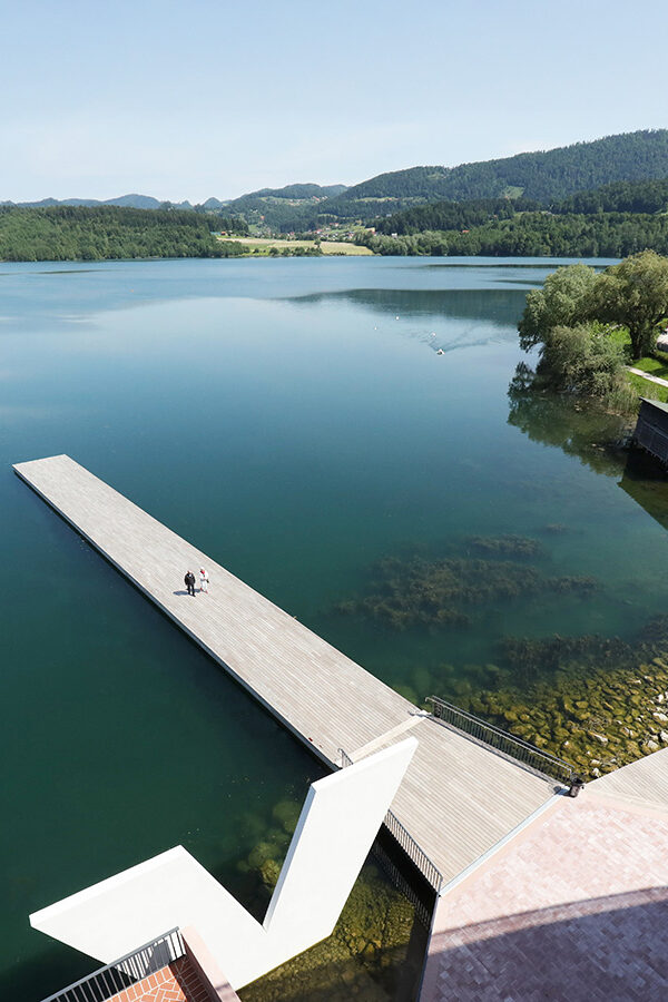 Lago di Velenje – palco e molo per tutte le stagioni