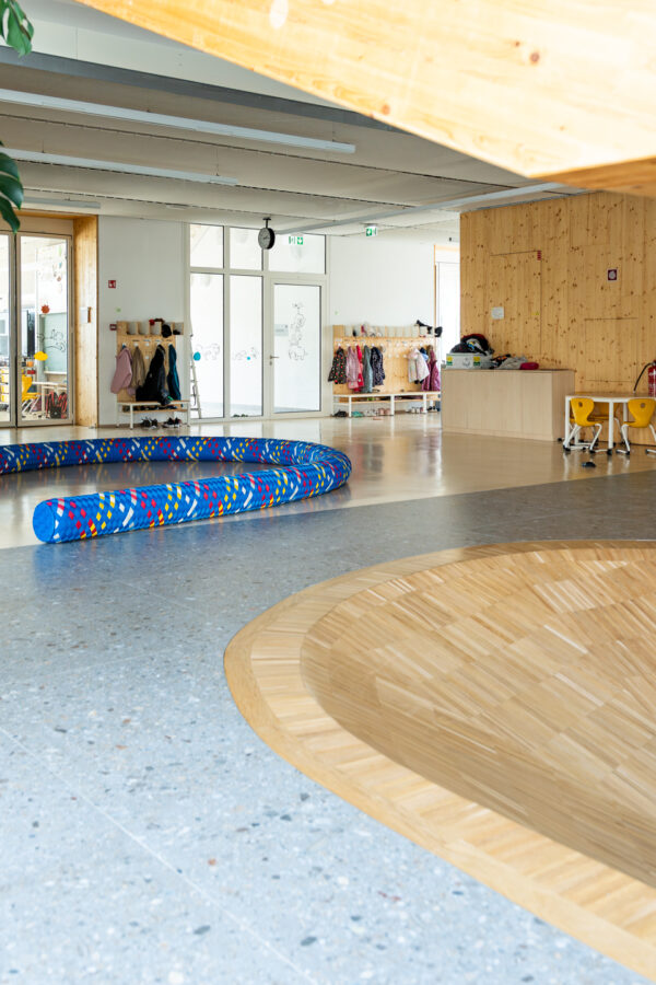 Edificio scolastico – pavimenti funzionali e resistenti